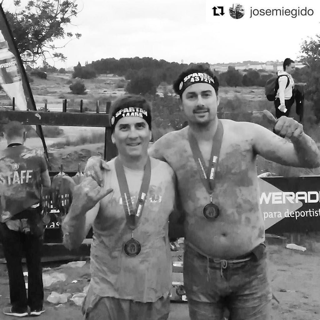 MaxiSilvestre's tweet photo. #aunduele #finishers @standoutprogram #reto2016 https://t.co/NT1evFMmVx