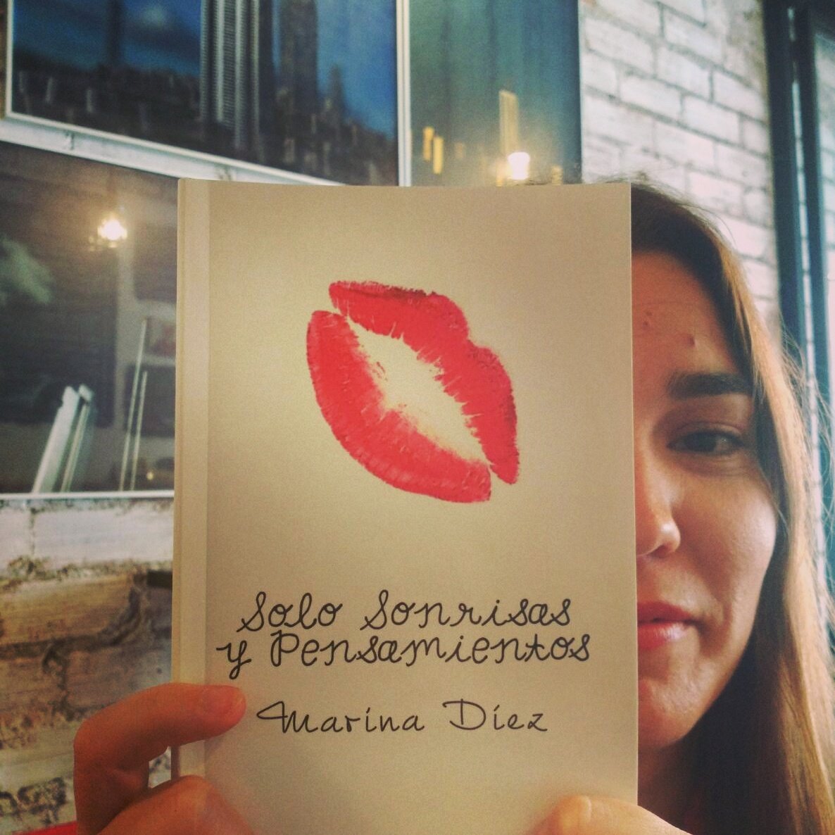 marinasopeleon's tweet photo. Os recuerdo que tomando un delicioso café en @CultureCoffee_ podéis leer el poemario 😊 https://t.co/4plVqg6Xg7
