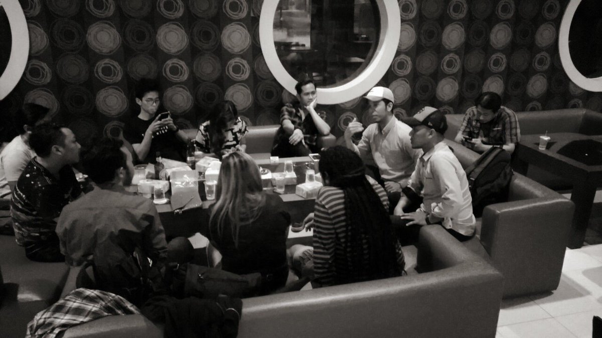 Nah kan..udh preskon ajah...iyaa preskon...preskon buat #ReuniShakey #JogjaRomansa 8 Dec 2016 ....haeee #shakeyku kita tunggu yaaa...