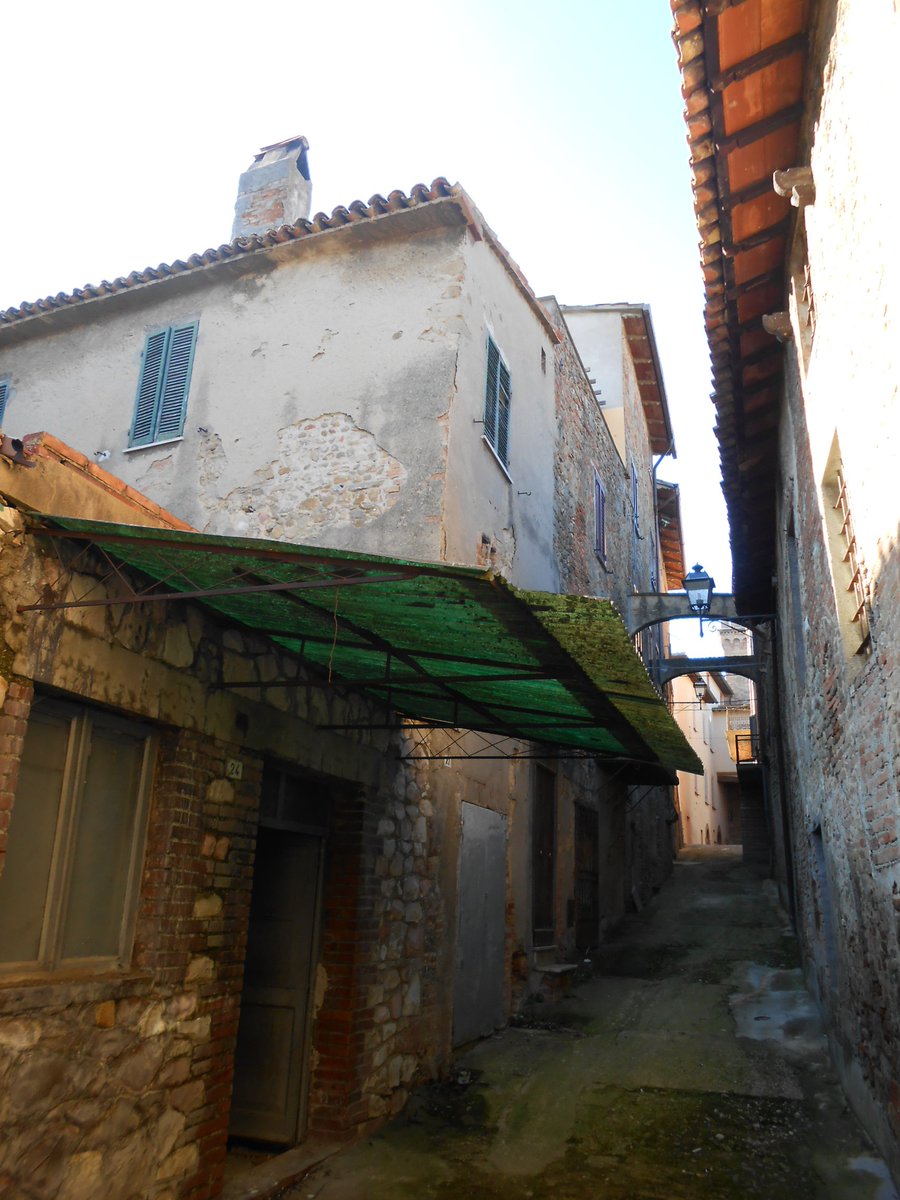 valleumbracase's tweet photo. #collepepe in the historic centre #semidetached #house completely #toberestored
https://t.co/u6yAu5DpUC #forsale https://t.co/XjTTn24tVg