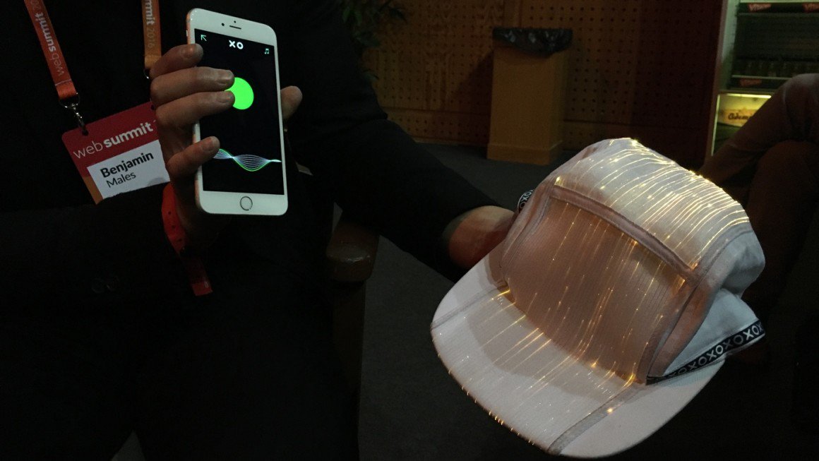 LOOK FORWARD tweet media