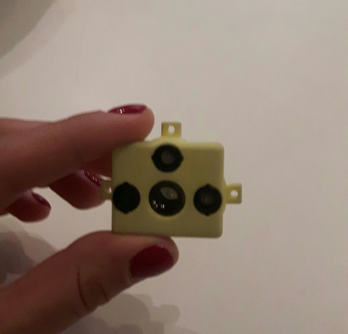 TechTourHQ's tweet photo. This is one of the world's smallest, lightest & fastest distance sensors @TeraRanger by #Terabee now pitching at #EVS2016 https://t.co/rpHWbtPQxN