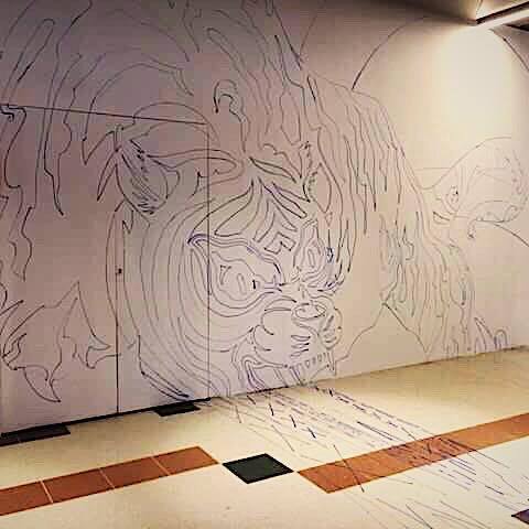 bercy2's tweet photo. [#ArtyBercy2]  STEP 2  - Le tigre monumental du collectif Quiet Curious Guys habille les murs de @bercy2 ! #Anamorphoseproject #artinparis https://t.co/ATcFVDLvUx