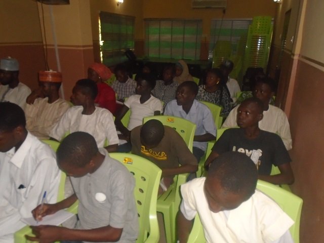 ParadigmHQ's tweet photo. Last week, LIFE 2016D students learnt about risk and financial management for small businesses.
#Aba #Ajegunle #Dakata #CapacityBuilding https://t.co/IvDjOkzusT