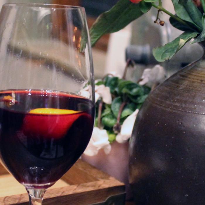 munchies_uk's tweet photo. How to make the Mariah Carey of mulled wine https://t.co/ExPRk0MuNc https://t.co/f3YQAuf7xL