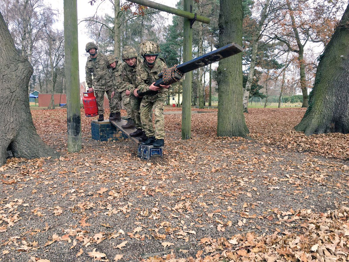 75EngrRegt's tweet image. What's the plan then? 107 Fd Sqn taking part in their OC's challenge weekend! #commandtasks #beabetteryou @12_FS_Engr