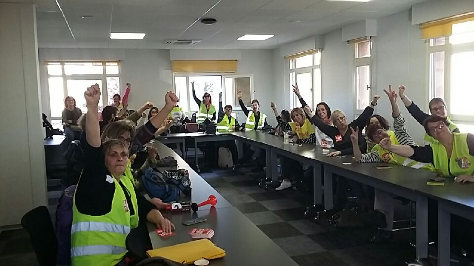 Regis_Bachelu's tweet photo. @La_FHP #toulouse occupée depuis ce matin par des grévistes de la clinique de l'ormeau #tarbes @lacgtcommunique, @100pour100radio https://t.co/qSqQrkyHvj