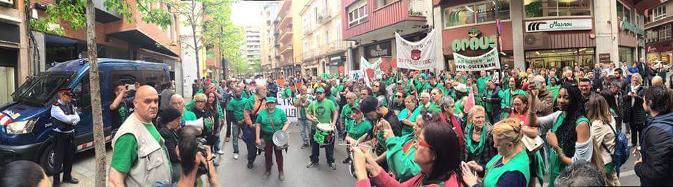 LA_PAH's tweet photo. Abrazo a @pahbanyoles @PAH_Garrotxa PAHs gironines, amistades y familiares. Seguiremos luchando juntas, acordándonos de tí, compah, Mònica. https://t.co/54kIoRABdN