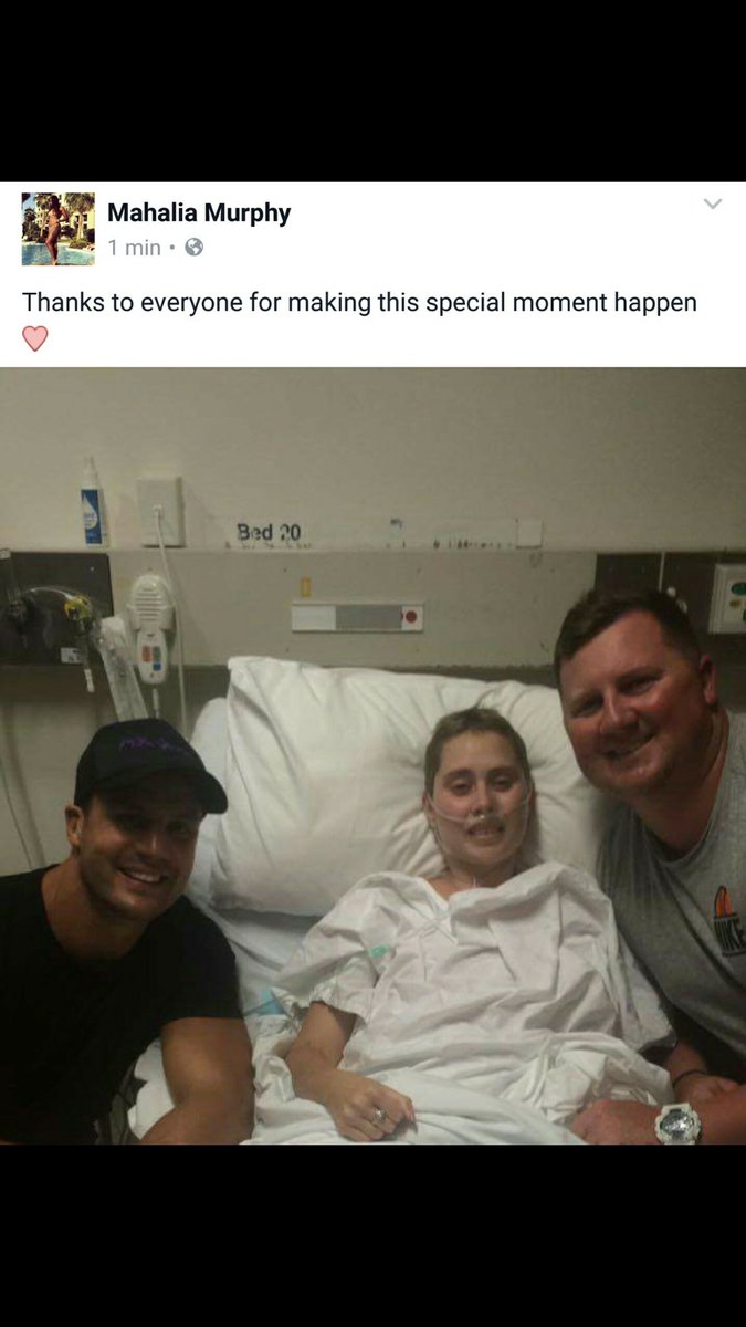 RugbyLeagueNews's tweet image. He made it!!!! Unbelievable and class act. Once again not all heroes wear capes. @therealbeauryan