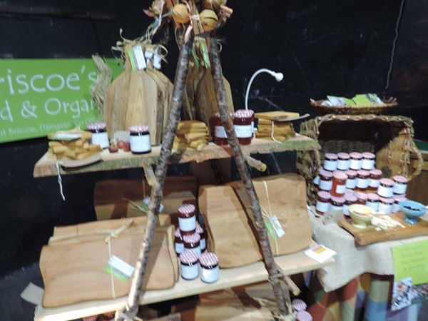 Edgillwhl's tweet photo. RT pls #MountBriscoe #ChristmasFair Dec11 #Offaly #shoplocal #craft & #artisanfood #Christmas #wreaths #Daingean @visitoffaly @OffalyHour https://t.co/GO3kdWBh8z