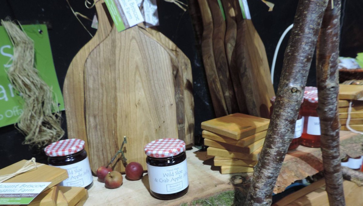 Edgillwhl's tweet photo. RT pls #MountBriscoe #ChristmasFair Dec11 #Offaly #shoplocal #craft & #artisanfood #Christmas #wreaths #Daingean @visitoffaly @OffalyHour https://t.co/GO3kdWBh8z