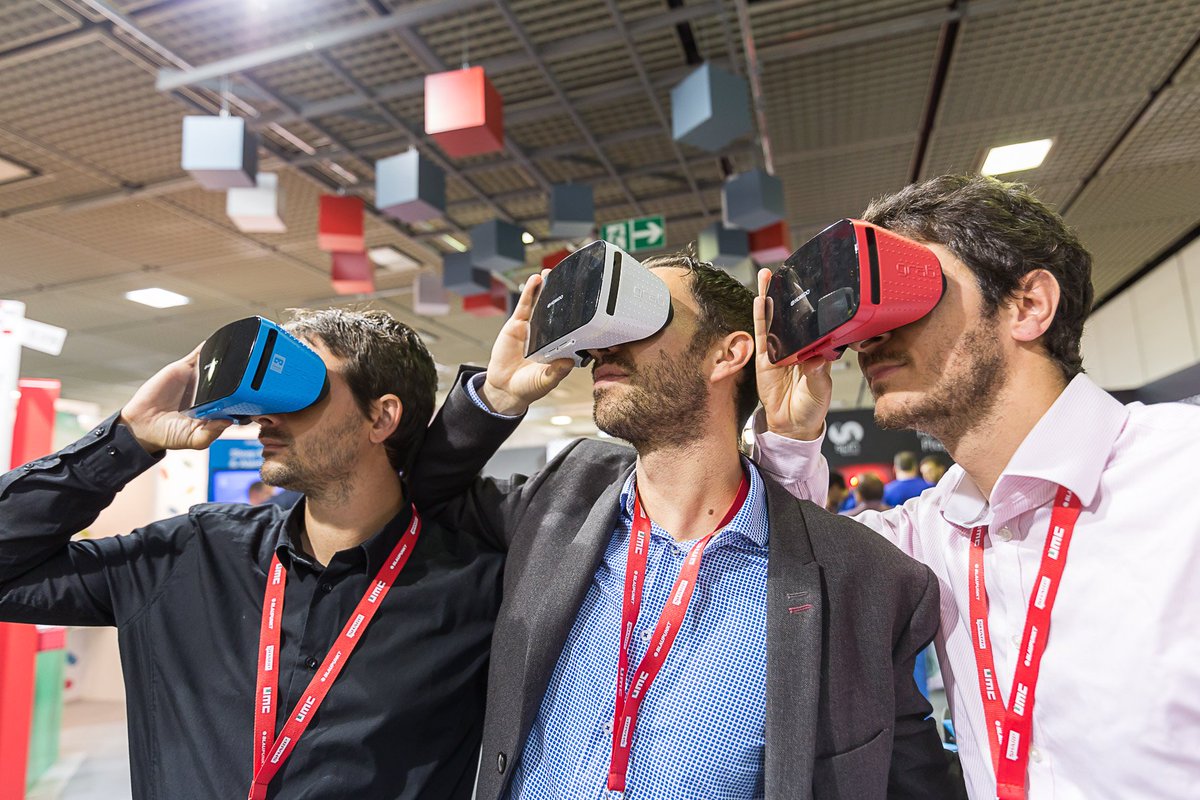Michael_Homido's tweet photo. Homido Grab, le cadeau originale pour noel :D @LaFrenchTech #Vranywhere https://t.co/6UDWFwd4Ga