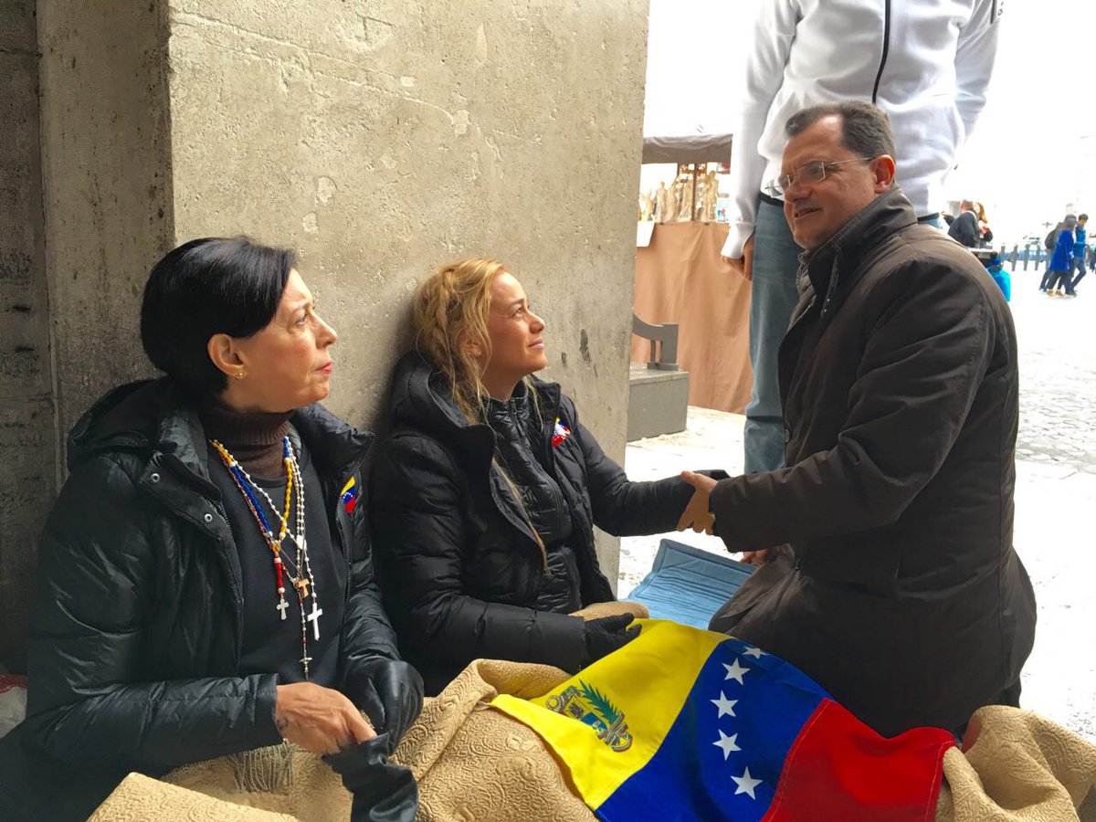 liliantintori's tweet photo. Nuestras voces siguen escuchándose en todo el mundo. Los diputados italianos Porta y Marino piden #LibertadYa para los presos políticos. https://t.co/JW6bQoT1aa
