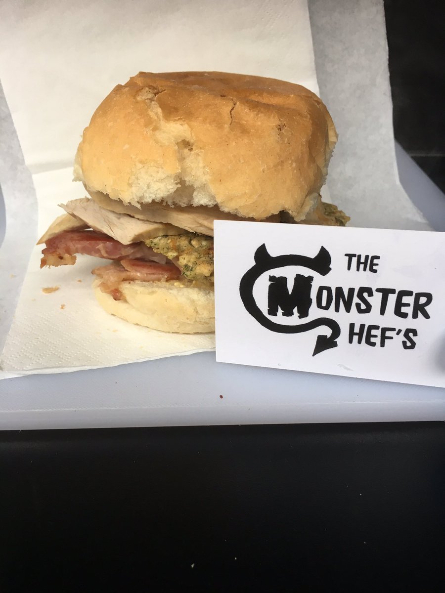 themonsterchefs's tweet photo. The Monster Chefs Christmas menu is here. Hot turkey and stuffing bap or hot gammon both £3.00 or try both for £5.00. https://t.co/1suRIqhefu