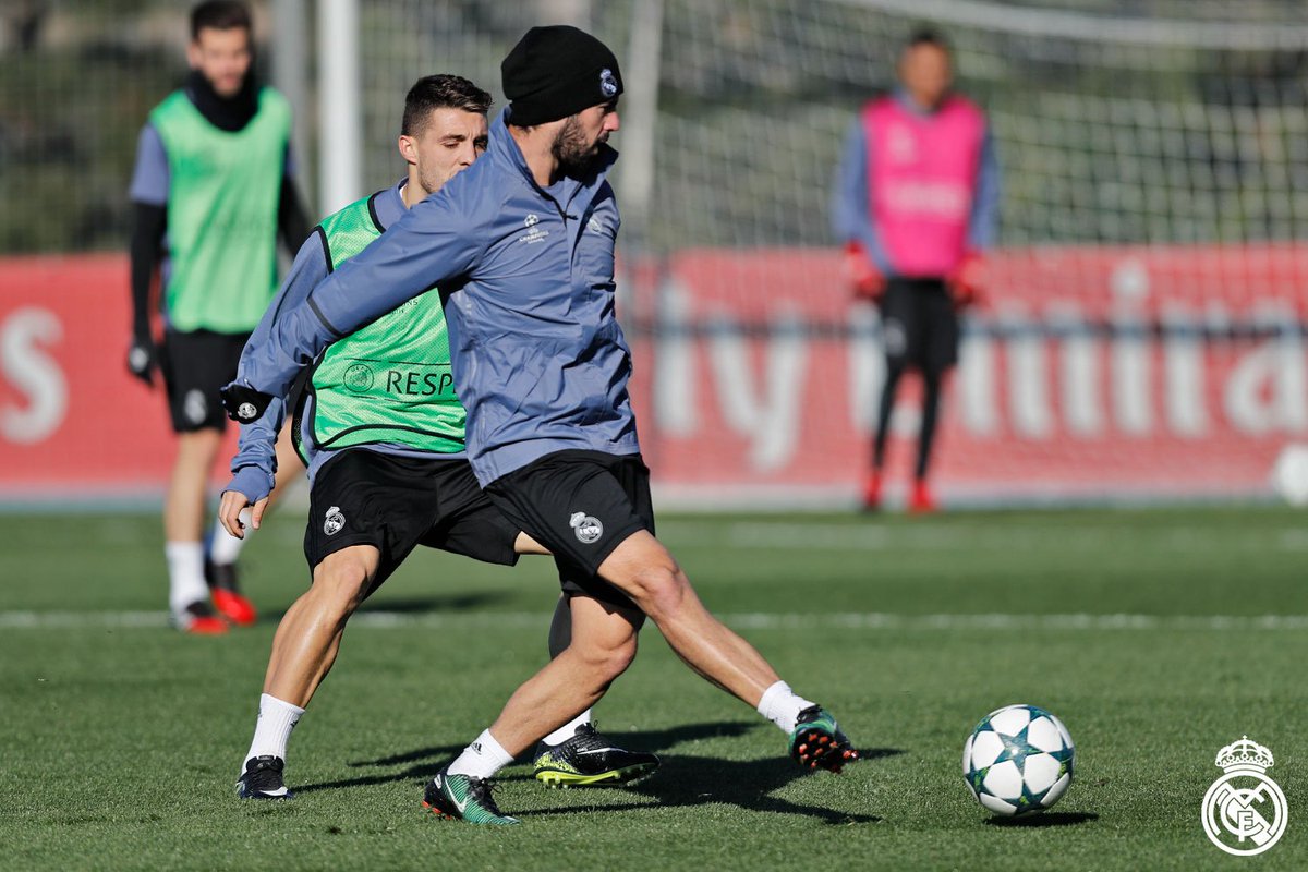 realmadriden's tweet photo. 👌⚽✅ #RMCity
We're ready for tomorrow's match against @BVB!

#RMUCL #HalaMadrid https://t.co/v8T5mpM13n