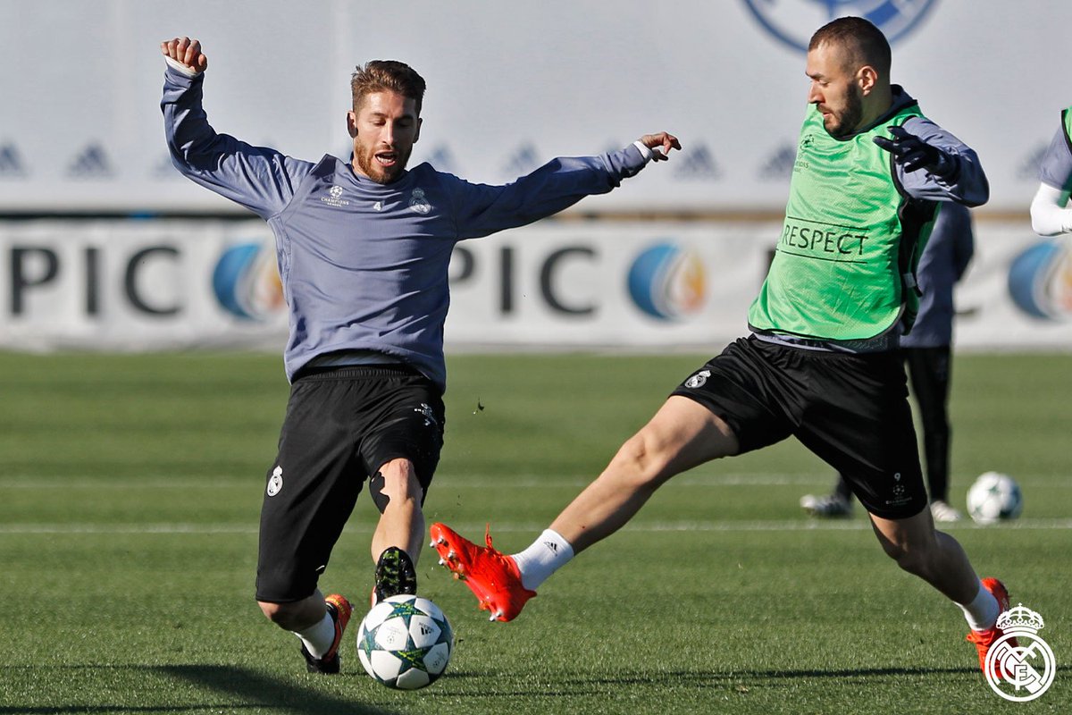 realmadriden's tweet photo. 👌⚽✅ #RMCity
We're ready for tomorrow's match against @BVB!

#RMUCL #HalaMadrid https://t.co/v8T5mpM13n