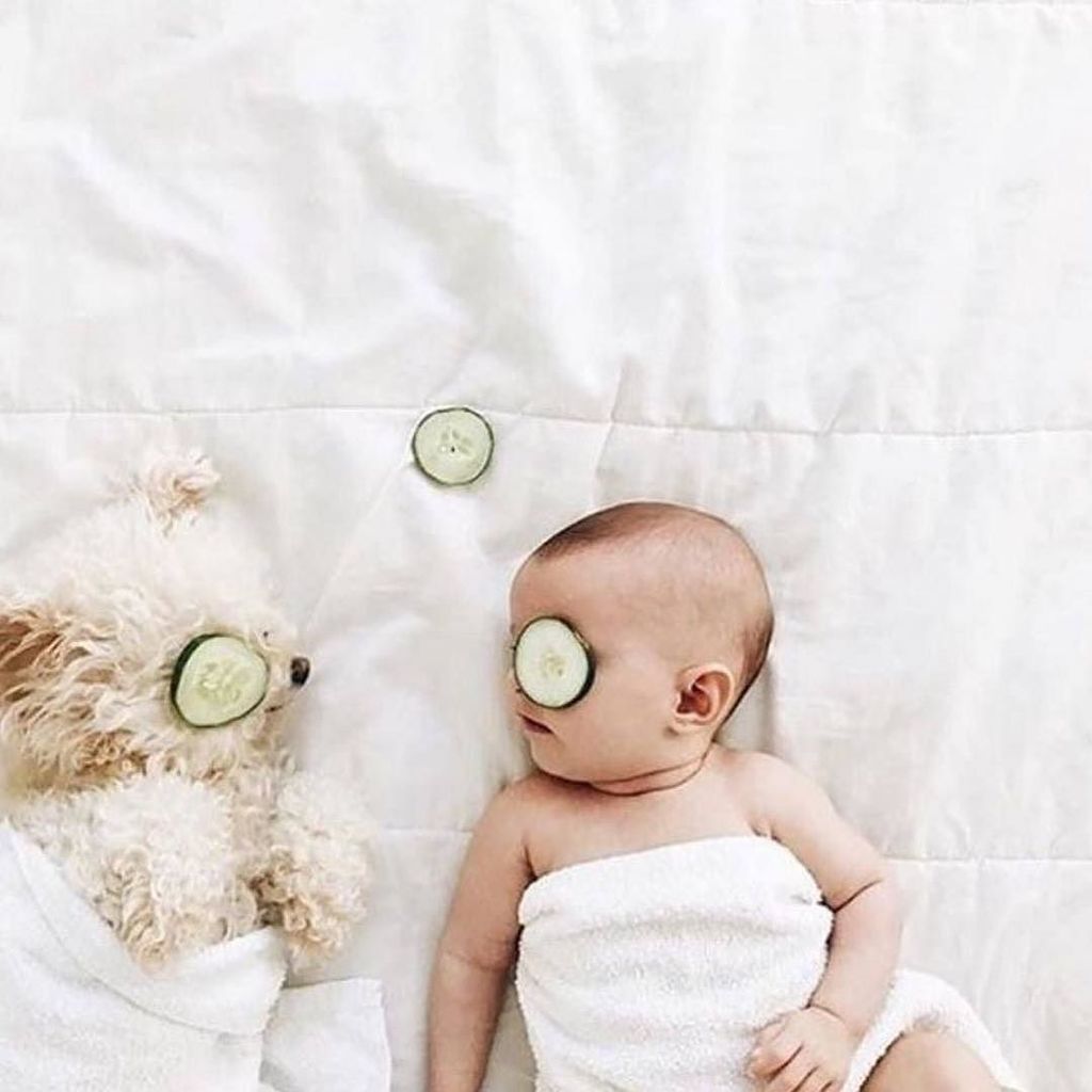 QuibAndCo's tweet photo. Fell asleep next to the cot when putting the bebe to bed before. Clearly need to get off Insta &amp; get some sleep!

#… https://t.co/hqSwY0TDiw