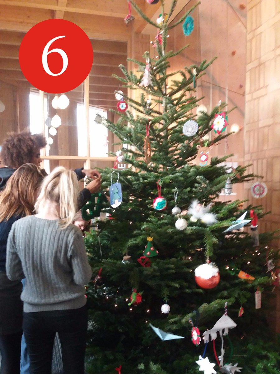 KingsWorcester's tweet photo. On the sixth day of #Christmas @KingsWorcester gave to me a 475 themed Christmas tree! #WorcestershireHour #KSW475 https://t.co/oILTYN7UD4