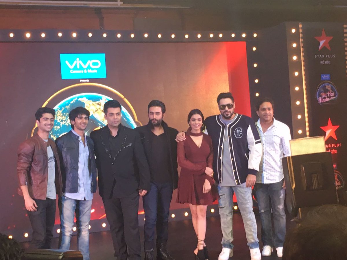 RealJumboJutts's tweet photo. Ek group picture toh zaroori hai! #DilHaiHindustani https://t.co/ZGLlrC700k