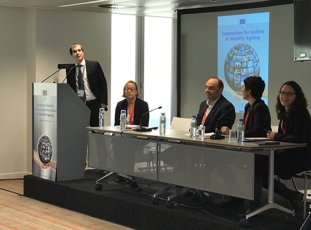 eSkills4Jobs's tweet photo. #DigitalSkills, among professionals and informal carers, are crucial for #Innovation in #healthcare #eHealth https://t.co/r1LwX57zPd