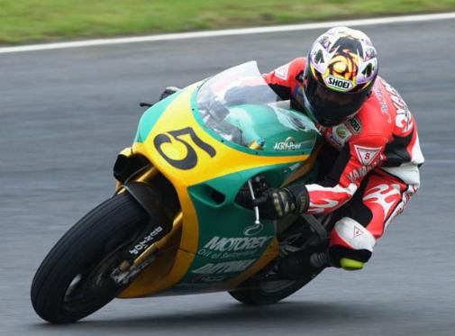 バイクレースはドラマより面白い ワークスキラー宮崎敦 オサム 選手 チームデイトナのエースで91年激戦の全日本250で1勝 94 95年ランク4位 96 98年wgp参戦 99年 全日本復帰 02年日本gpスポット参戦市販車で優勝の快挙 85年ラバード以来の