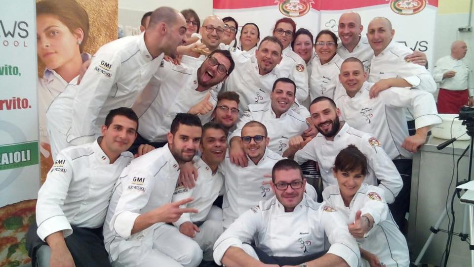 Frumenta's tweet photo. Eccoci sulla rivista Pizza&amp;Core Ristonews #pizza #GrandiMoliniItaliani #impastiamolafelicità https://t.co/kmH6fxj91n https://t.co/Xc2taPoi21