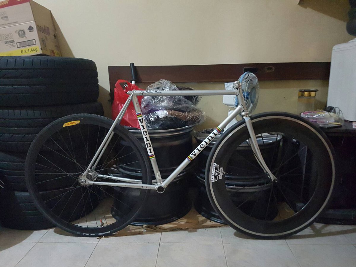 dungucoi's tweet photo. #fnfjb wts frameset vicini pista size 52 
Line: pmn_jht https://t.co/IXU4PJmAHs