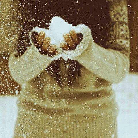 قد ترا تغير لبعض معاك لاتتعجب
فــ  هذه الدنيا فانيه
هم يغيرون كــ الفصول
ونحن علين ان نرتدي
كل مايناسب كل فصل
،
،
#نـۣۗـۅونـــ۪̜۫৩ـﮧ