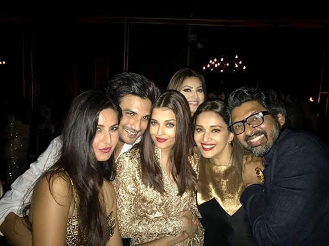 ZoomTV's tweet photo. #PicturePerfect: Katrina, @itsSSR, Aishwarya, @MadhuriDixit and @URautelaForever pose for a picture https://t.co/8vynK3c5NG
