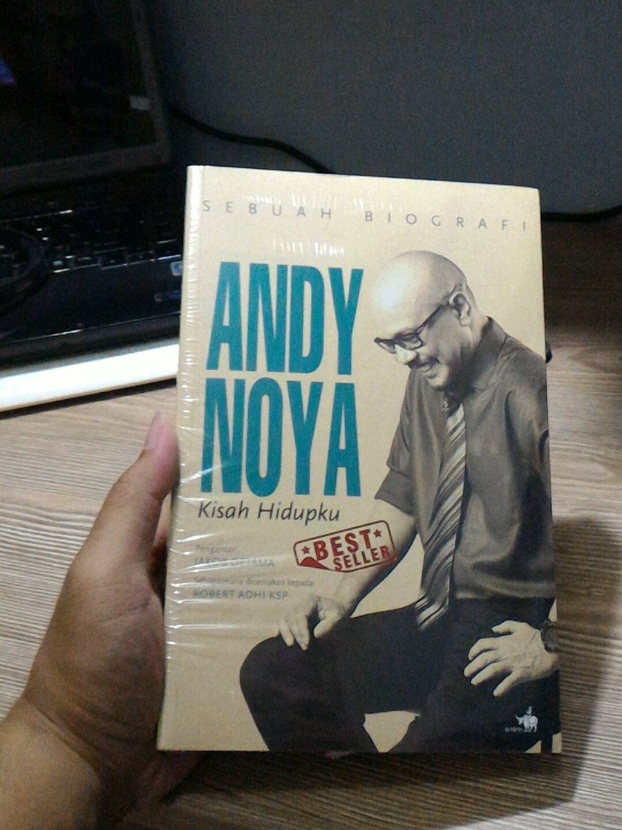 BatmanJKT48's tweet photo. Buku bacaan baruuuu...saya penasaran dengan kisah dari bpk Andy Noya #kickandy https://t.co/zWlT0YczhX