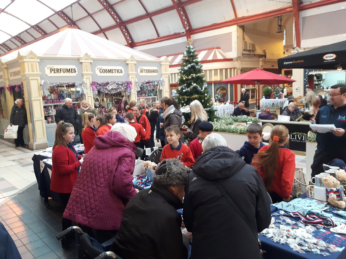CarolineDaviso8's tweet photo. Our wonderful year 6's Exhibition at the Grainger market raising money for @HelpforHeroes #whatmakesapersonheroic @SMemorial https://t.co/zO0QzbZ4Mc