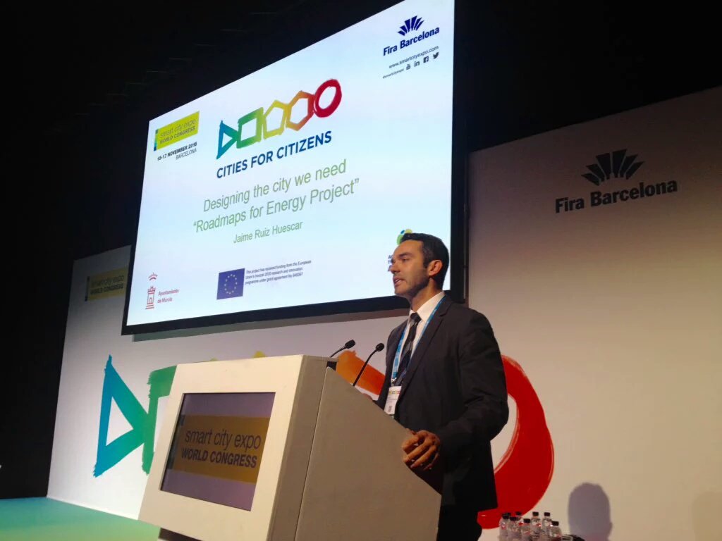 roadmaps4energy's tweet photo. #R4E dissemination at the #SmartCity Expo World Congress 2016 https://t.co/taAnxpcXv9 #SCEWC #SmartMobility #SmartUrbanSpaces @JaimeRuiz_Ing https://t.co/QTqqOFftab