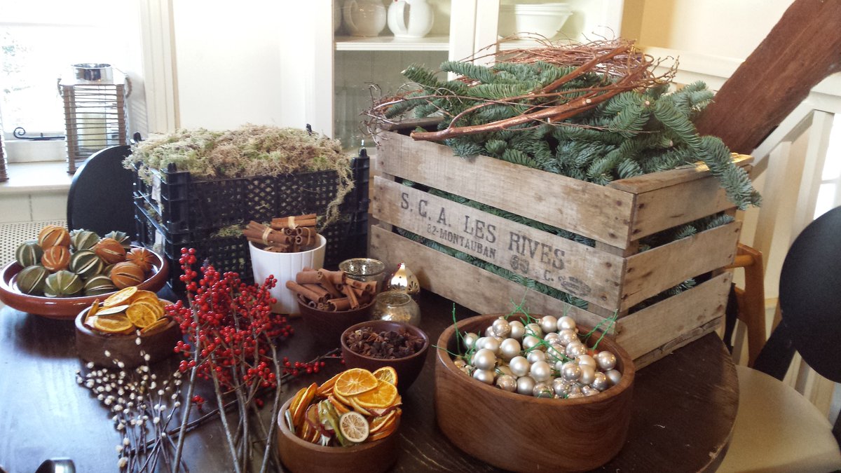 WMGTearoom's tweet photo. A wonderful afternoon #festivewreathmaking with @BlomstLondon at Butlers Retreat...same time next year?! https://t.co/Rn3ME2LnRk