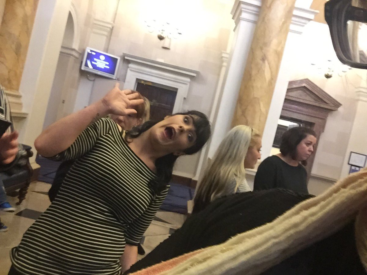 illier's tweet photo. Morning at Dáil Éireann 😊😊#parentsroom @hsclscoilmhuire @fionulaf74 @LouiseMorbin https://t.co/hzPniYAzlF