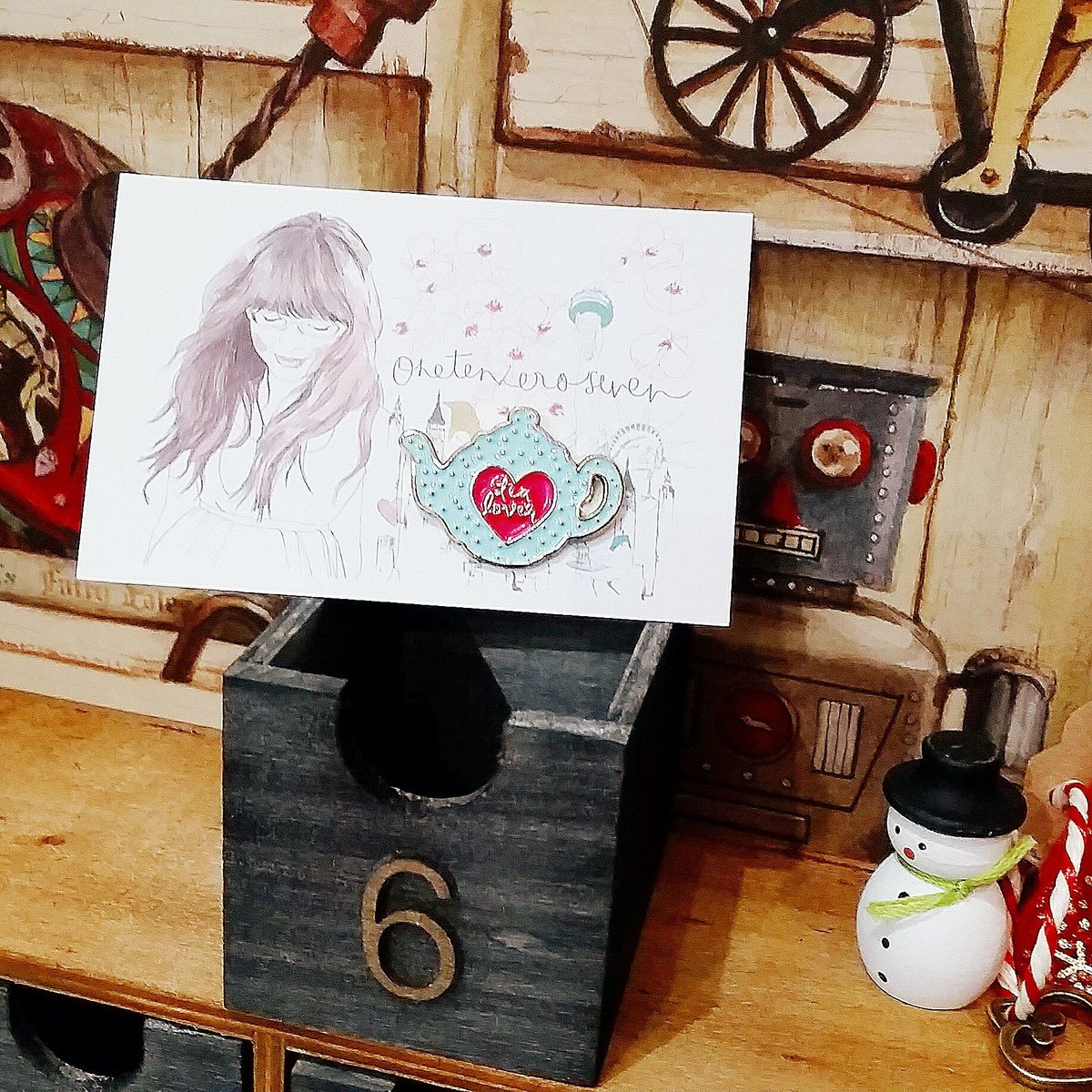 ourhandmadecoll's tweet photo. #OHCAdvent #Day6 is this cute little tealover pin by @Onetenzeroseven :)
#shoppinginleeds #OHCLeeds #adventcalendar #OHCAdvent #Leeds https://t.co/itCUscZh5R