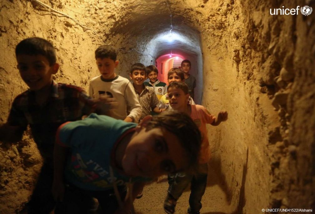 UNICEFCyL's tweet photo. Medio millón de #niñosdeSiria están prácticamente aislados de ayuda humanitaria y cualquier tipo de servicio básico https://t.co/eGH9RHp2ge https://t.co/UXsbTHt7q7