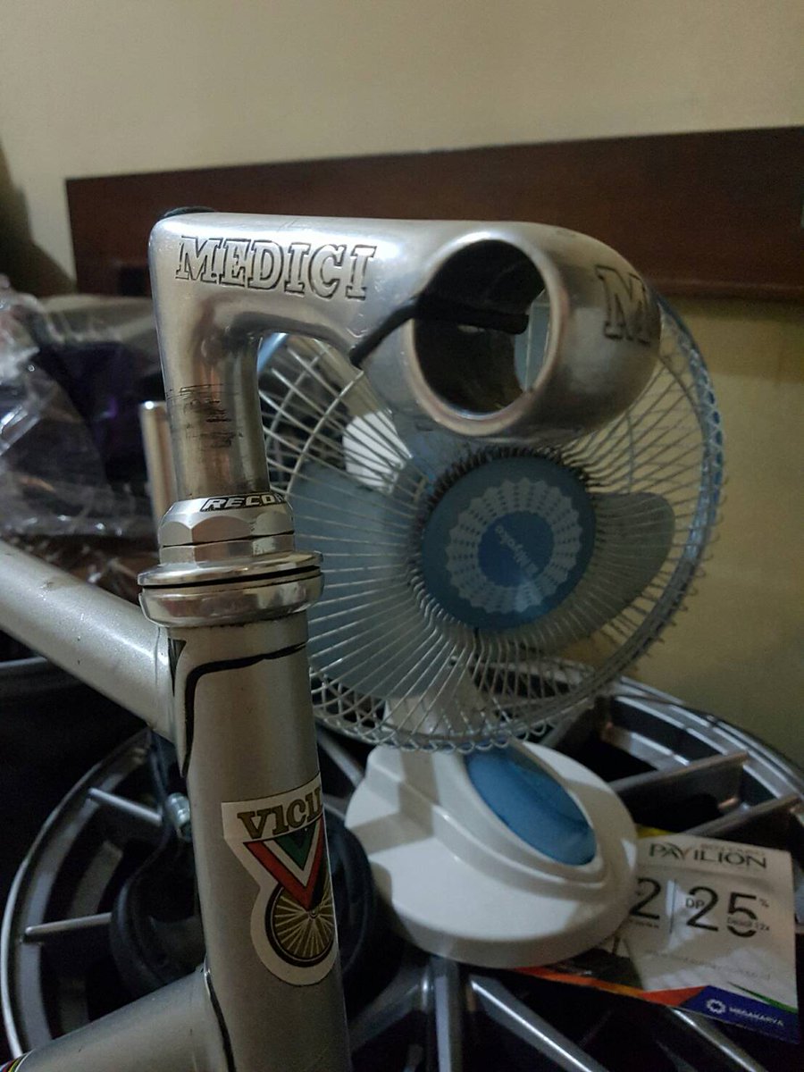 dungucoi's tweet photo. #fnfjb wtt frameset vicini pista sz52
Include hs campagnolo record sama stem medici 3ttt trade dengan frameset yg setara https://t.co/tQHCJ75a2j