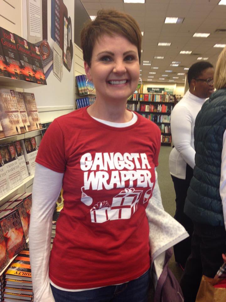 EOBirthdays's tweet photo. π#Volunteer Tiffany Hawkins, pictured here, came ready to wrap at our #bookfair Saturday. We πour volunteers! #TeamEOB https://t.co/FKB7tZmuIr