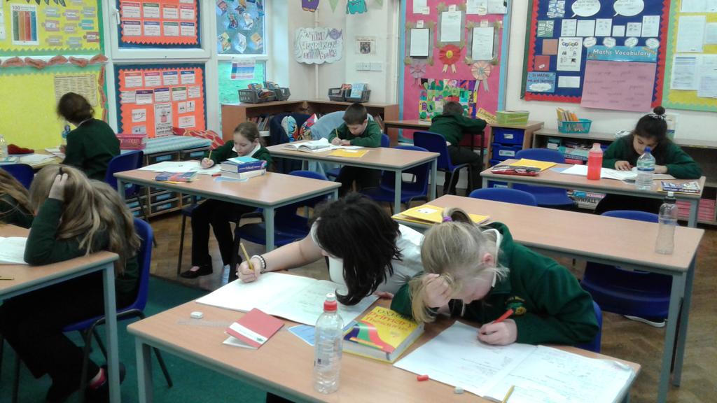 Year6BWPS's tweet photo. This is year six learning about the Christmas truce with their amazing handwriting #working https://t.co/Fp1q2dlcNQ