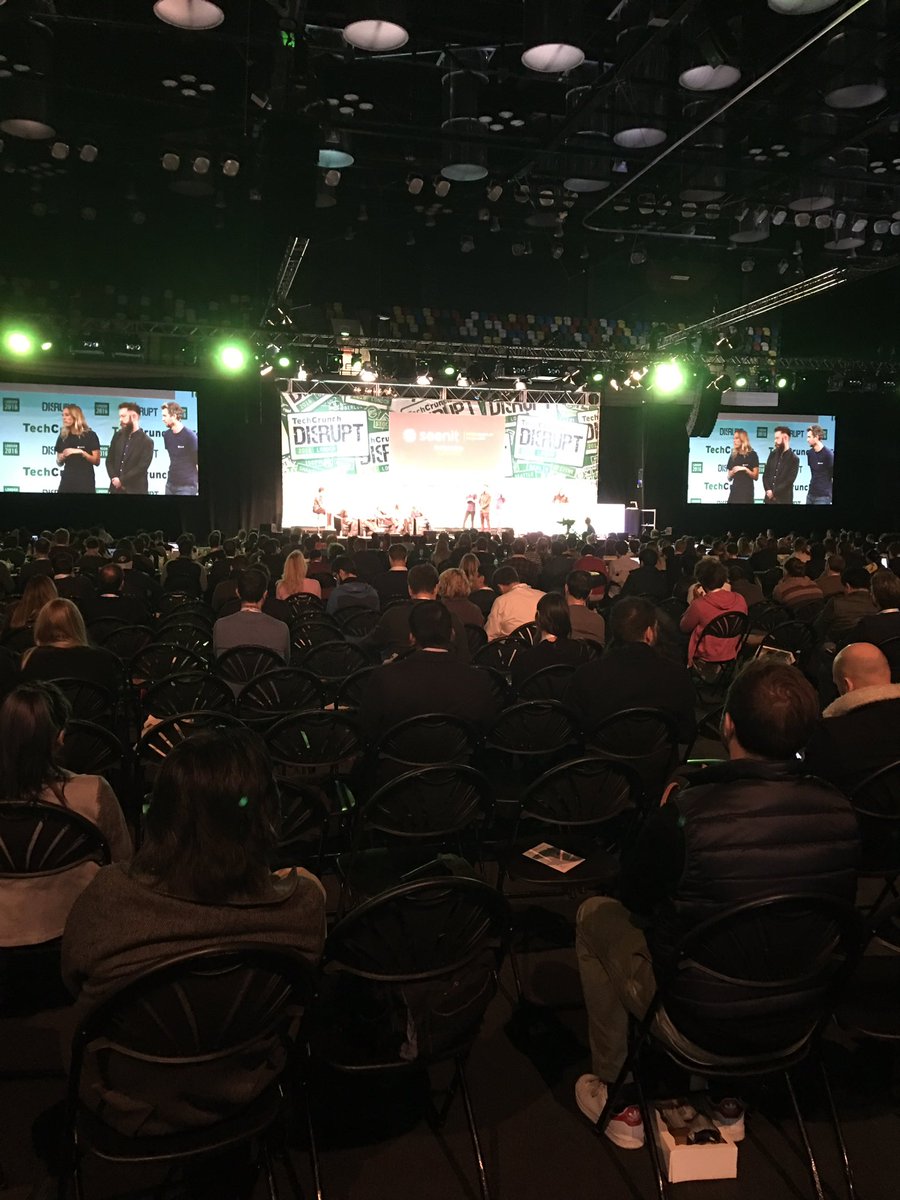 VincentViollain's tweet photo. #battlefield of #startups still on stage #techcrunchdisrupt day 2 https://t.co/o9JHjVRAcX