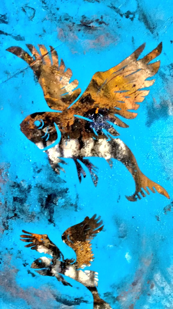 PeuFarcell's tweet photo. La mostra inclou obra nova (o reformulada) inspirada en el drama dels refugiats. Tots els fons recaptats pe la herois de @PROACTIVA_SERV 3/3 https://t.co/QwusYEpyzJ