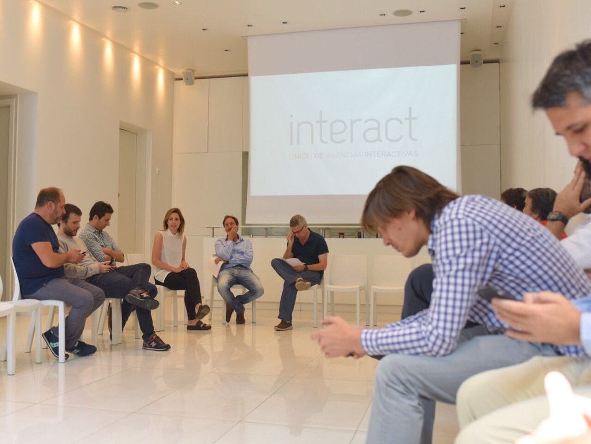interactarg's tweet photo. Empezando la Asamblea para elección de autoridades de @interactarg https://t.co/KO9hdO3nGS