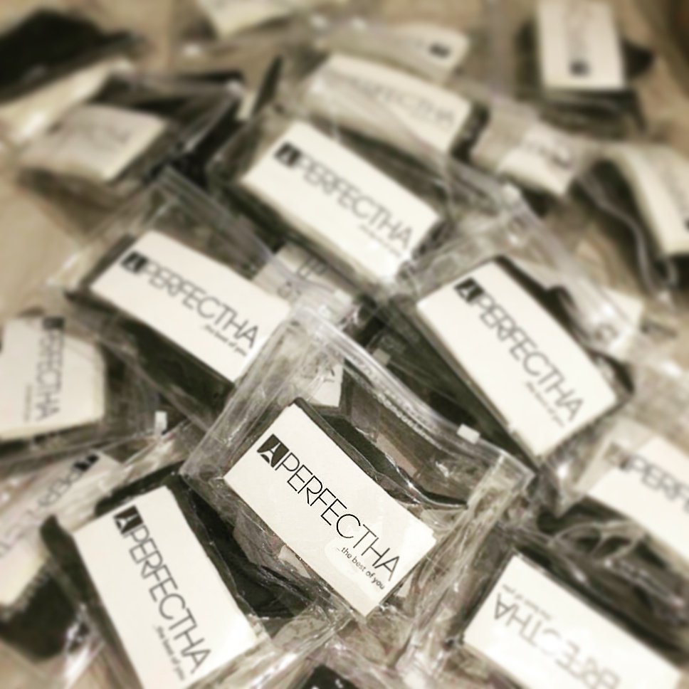 drGiorgiaRatta's tweet photo. Oh oh oh Santa's has already dropped off something for our #xmasparty! 😉 @PerfecthaUK #perfecthapout #partylip #drgiorgiaratta https://t.co/fUCyLh3viA