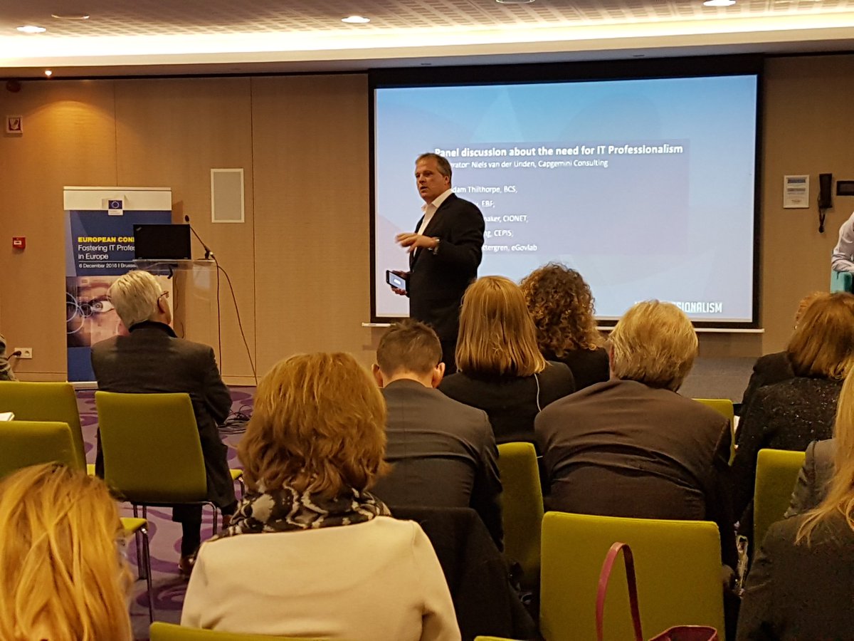 ITprofEU's tweet photo. We are shifting from a strategy that is digital to a digital strategy; IT is an asset and mission critical - @FritsBussemaker #ITProfConf16 https://t.co/1paEwtxco3