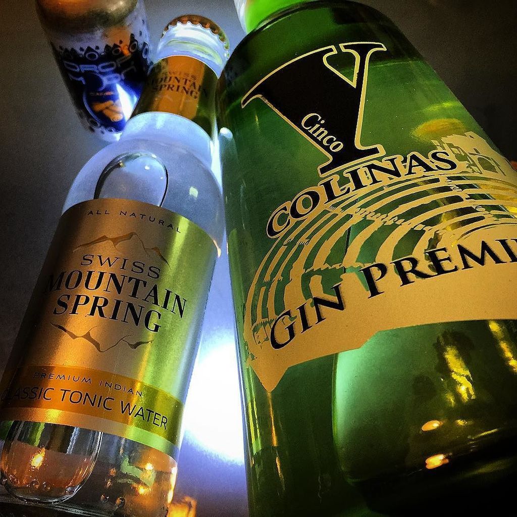 Momentazo <a href="/swissmountain/">Swiss Mountain</a> <a href="/cincocolinasgin/">CincoColinas</a> y <a href="/dropmoon_es/">Drop Moon</a> #SoyGintonic