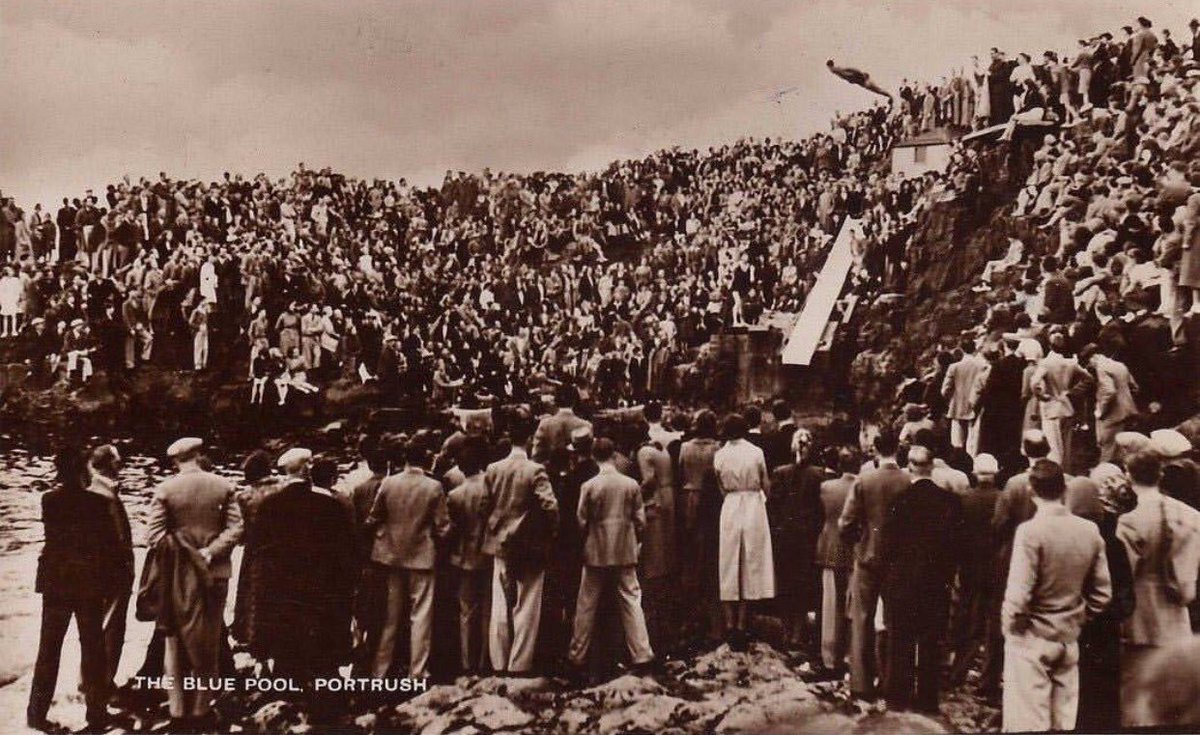 Is this the first recorded meeting of the Arcadia Bathing Club !? 😎👍🌊 #Portrush #Portmagic #seaside #swimming