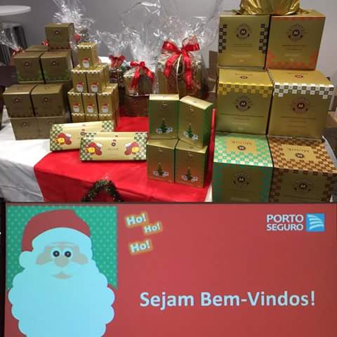 biacct's tweet photo. #eventonaportoseguro #naopodepara #chocolatesmunik #trampooo 🌼😴☕🍫 https://t.co/jKuGYIyT0a