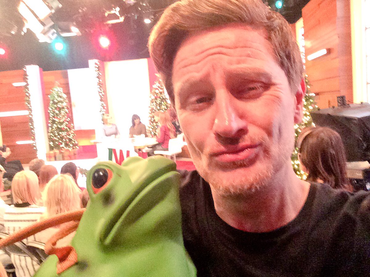 ImKarlLucas's tweet image. Today's @loosewomen #argos #tuesday #frog #prince