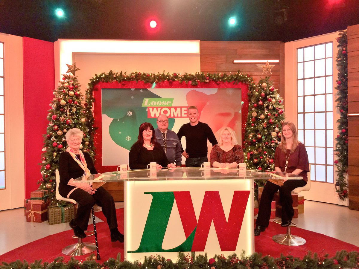 ImKarlLucas's tweet image. Today's @loosewomen #argos #tuesday #frog #prince
