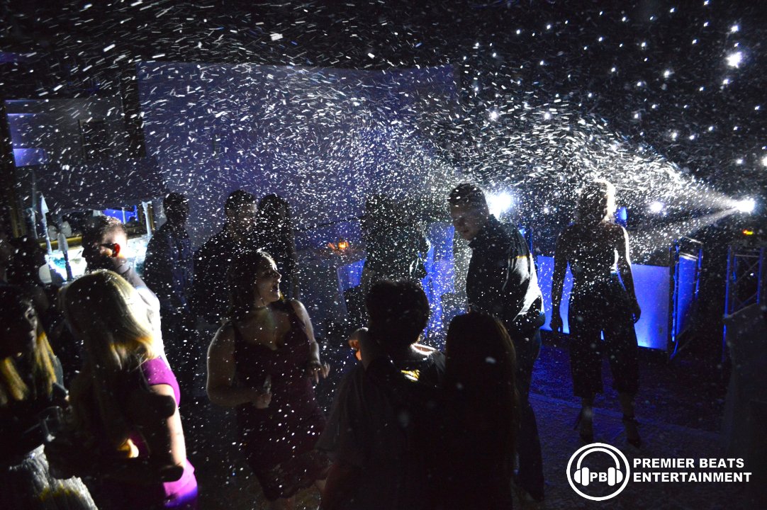 PREMIERBEATSENT's tweet photo. Rocking the party with snow Sunday night for a Christmas Winter Wonderland Event! https://t.co/yXQ2WMQ2JM